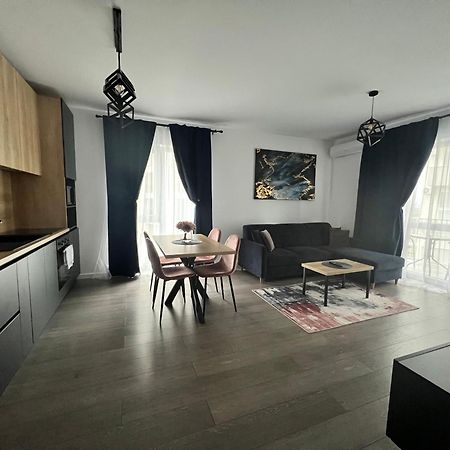 Sarah'S Place Орадеа Екстериор снимка