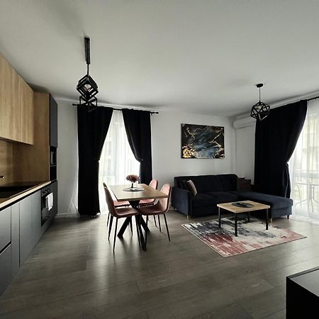 Sarah'S Place Орадеа Екстериор снимка