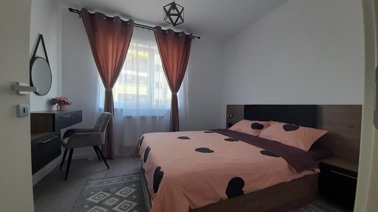 Sarah'S Place Орадеа Екстериор снимка