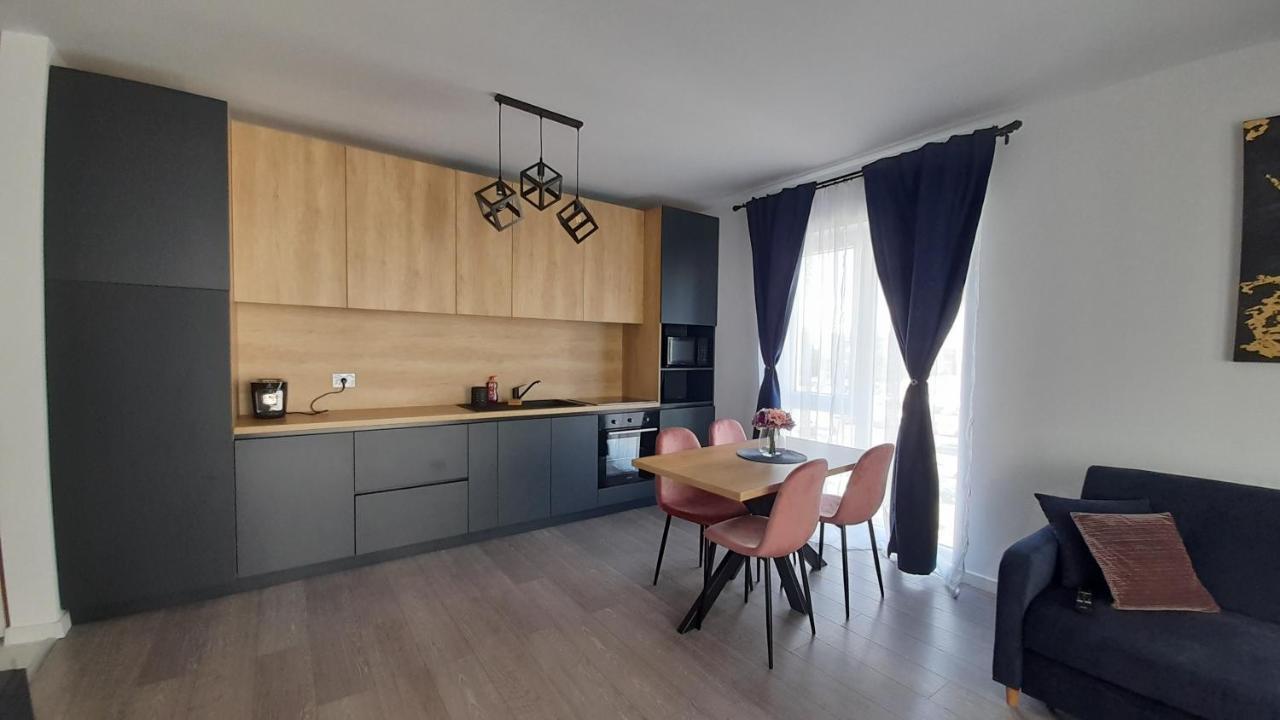 Sarah'S Place Орадеа Екстериор снимка